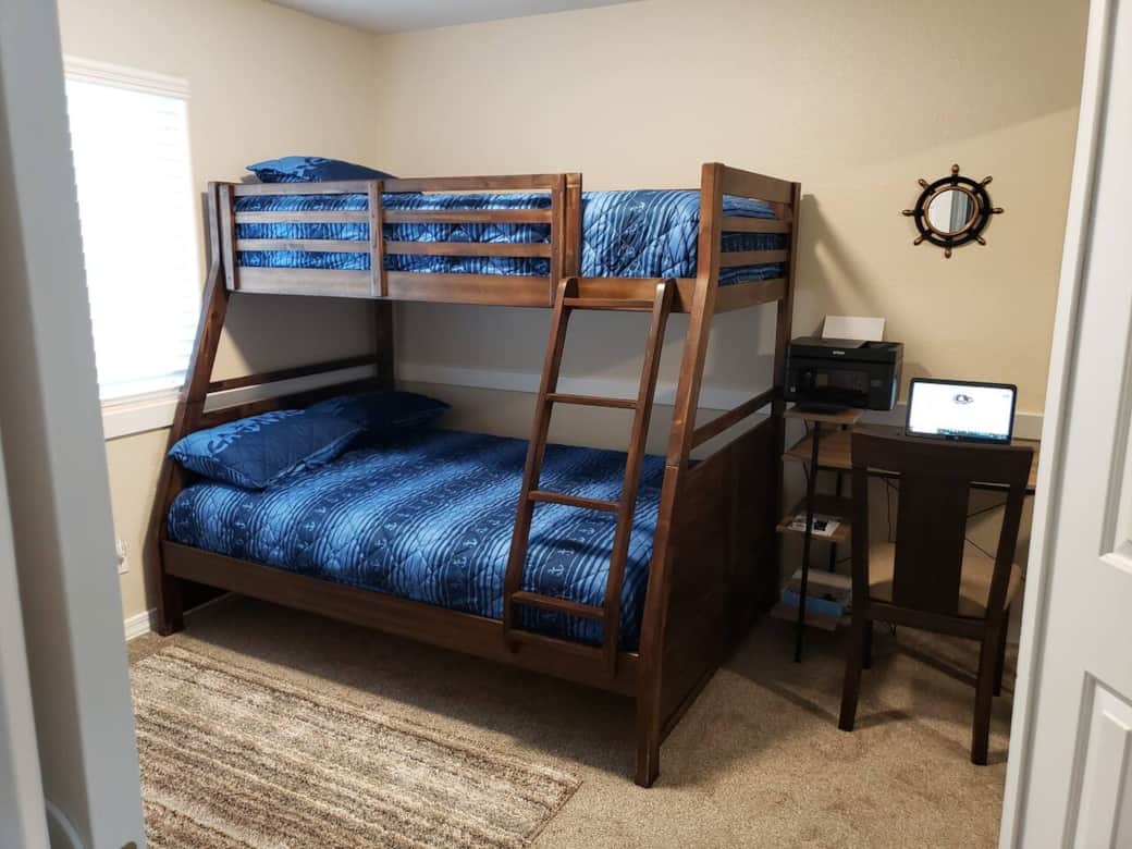 Bedroom #3 has desk and printer for your convenience 