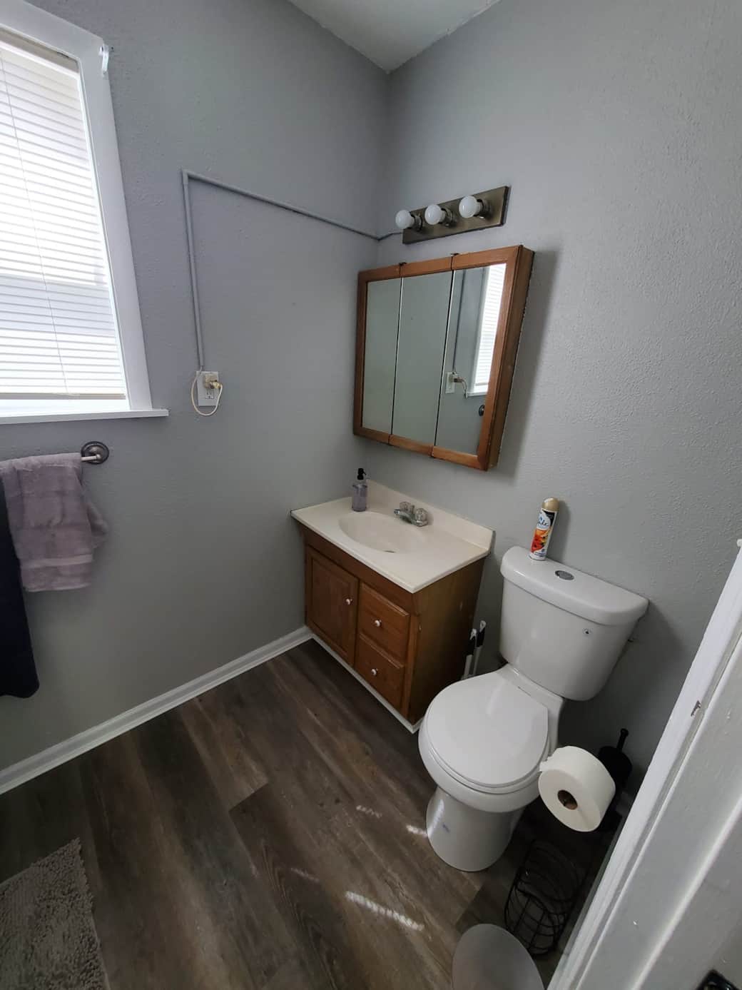 bathroom bathroom