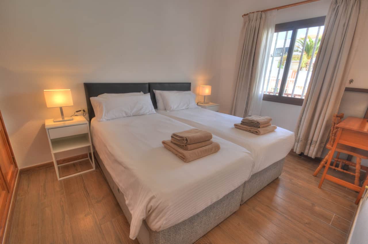 Camera da letto con letti matrimoniali
