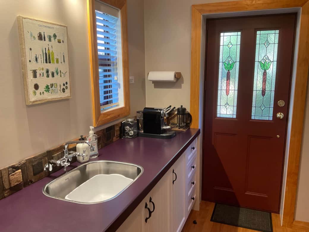 Kitchenette - Nespresso machine, microwave, electric fry pan, slow cooker-no hobs or oven Kitchenette - Nespresso machine, microwave, electric fry pan, slow cooker-no hobs or oven