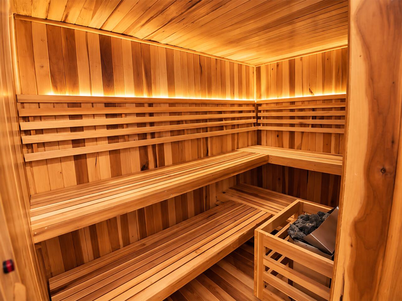 Disfruta acceso sin costo al sauna dentro de Gran Tulum durante tu estancia: el lugar perfecto para relajarte, recargar energía y descansar después de un día explorando Tulum.
