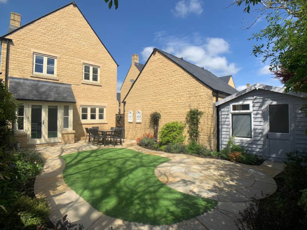 Sunny enclosed garden with large table and chairs to seat 8 guests.
Summerhouse with sofa, PS4 and selection of games.
Sunny enclosed garden with large table and chairs to seat 8 guests.
Summerhouse with sofa, PS4 and selection of games.