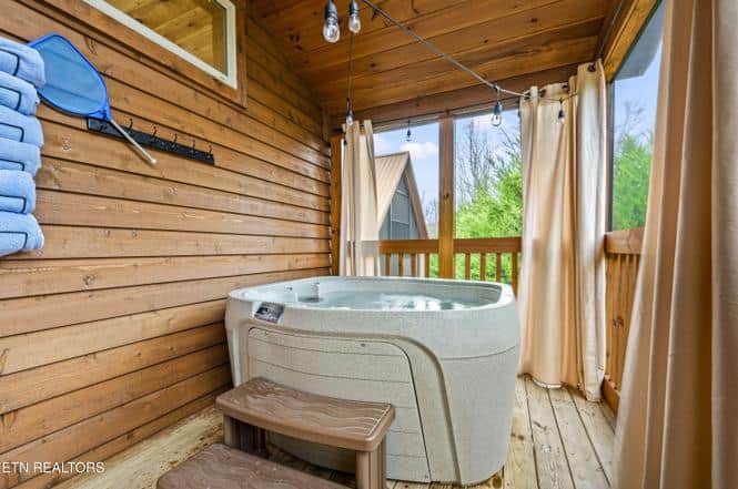 Hot tub Hot tub