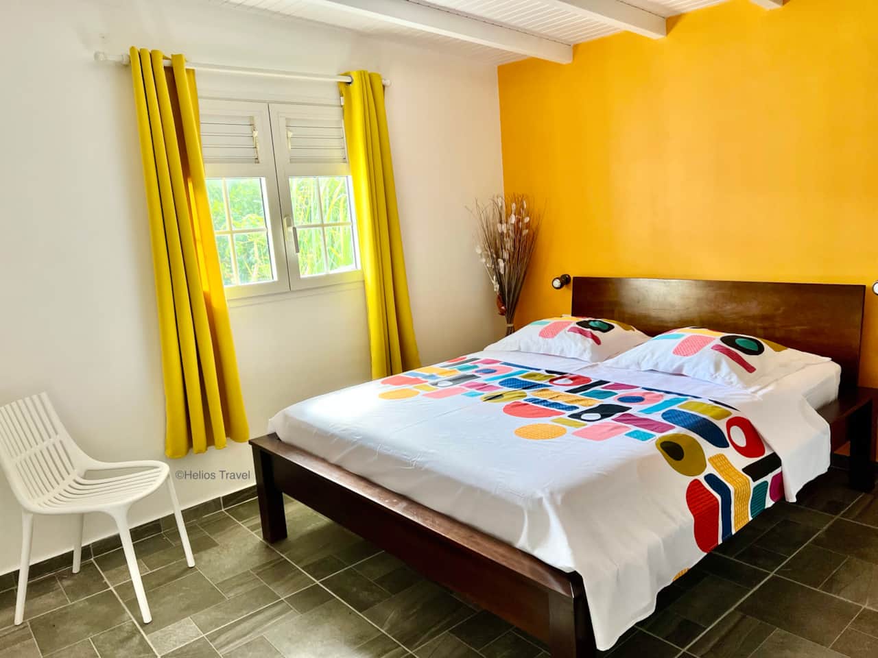 L'appartement Zandoli. La chambre avec lit de 160 et climatisation