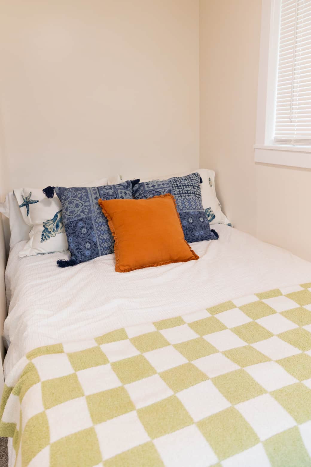 Bedroom 2 (full bed)