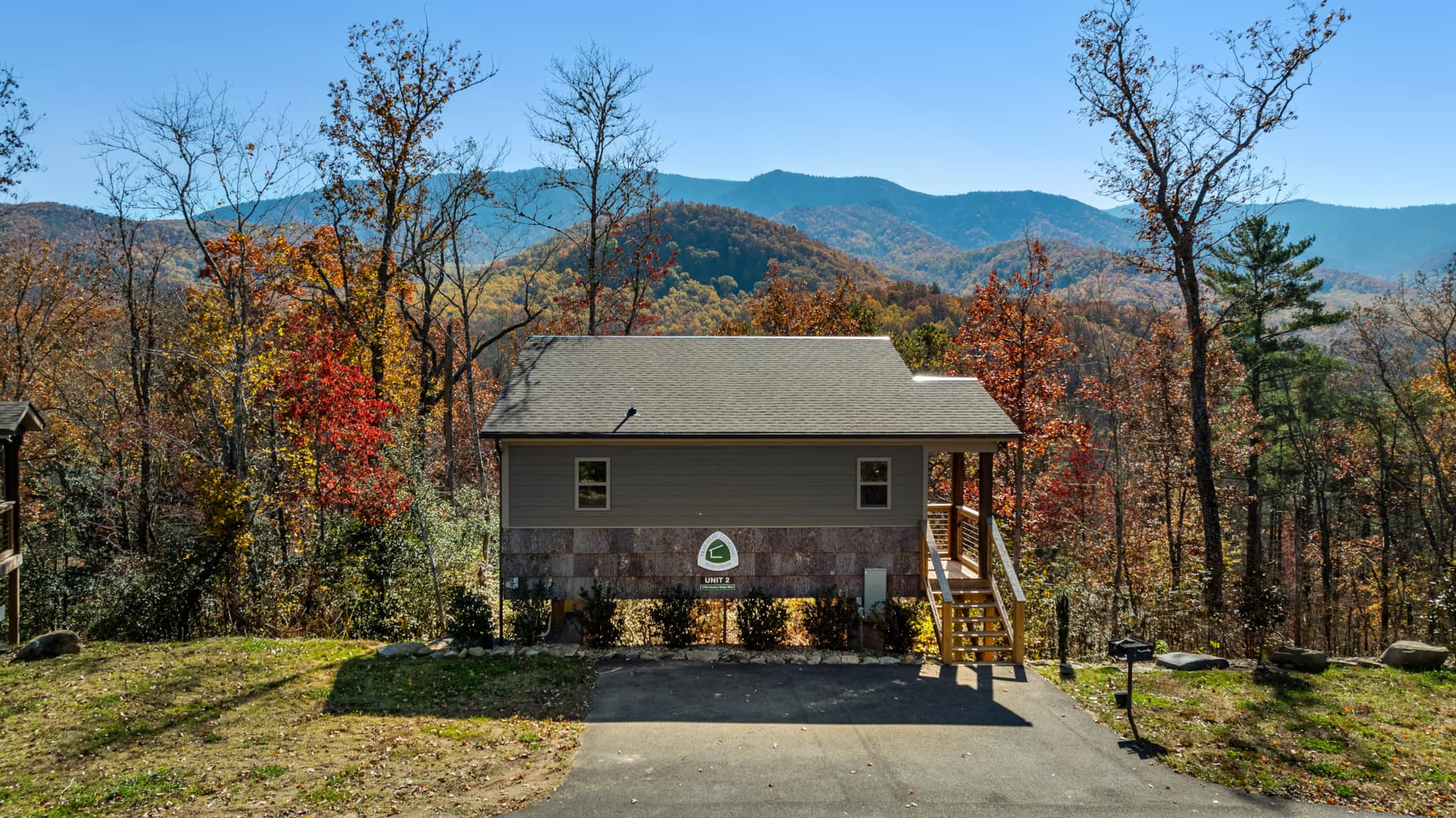 King Cabin 2 | View & Private Hot Tub — Cosby — vacation rental