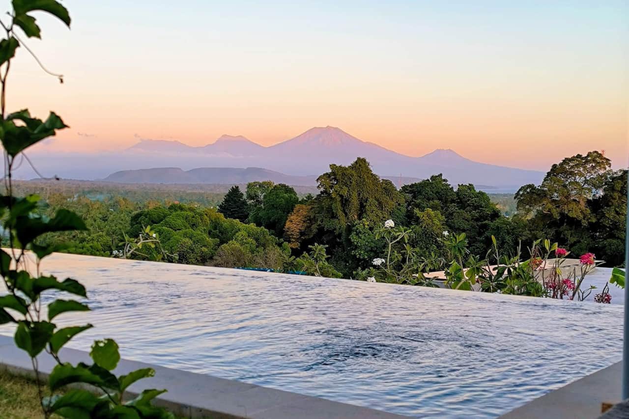 Villa Kura Kura volcano views