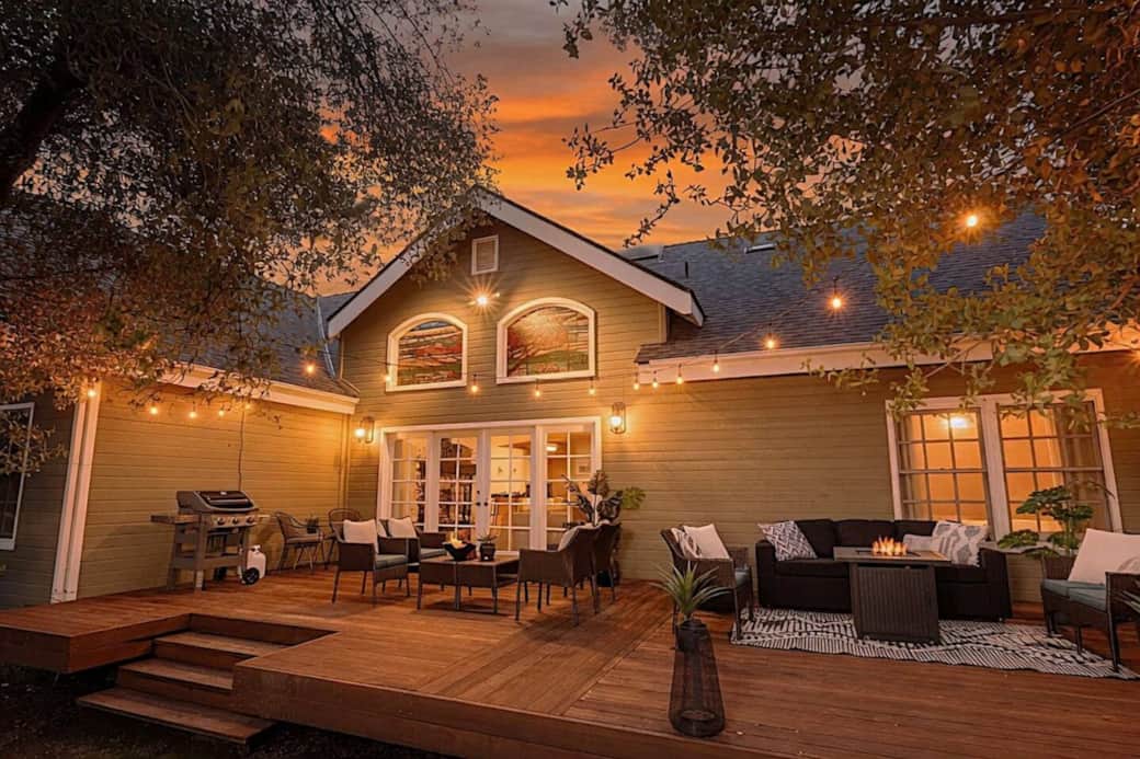 Welcome to Boulder Bliss! Unwind on our deck at twilight, surrounded by trees. Conveniently located just minutes from Yosemite, Bass Lake, grocery stores, and local restaurants. Welcome to Boulder Bliss! Unwind on our deck at twilight, surrounded by trees. Conveniently located just minutes from Yosemite, Bass Lake, grocery stores, and local restaurants.