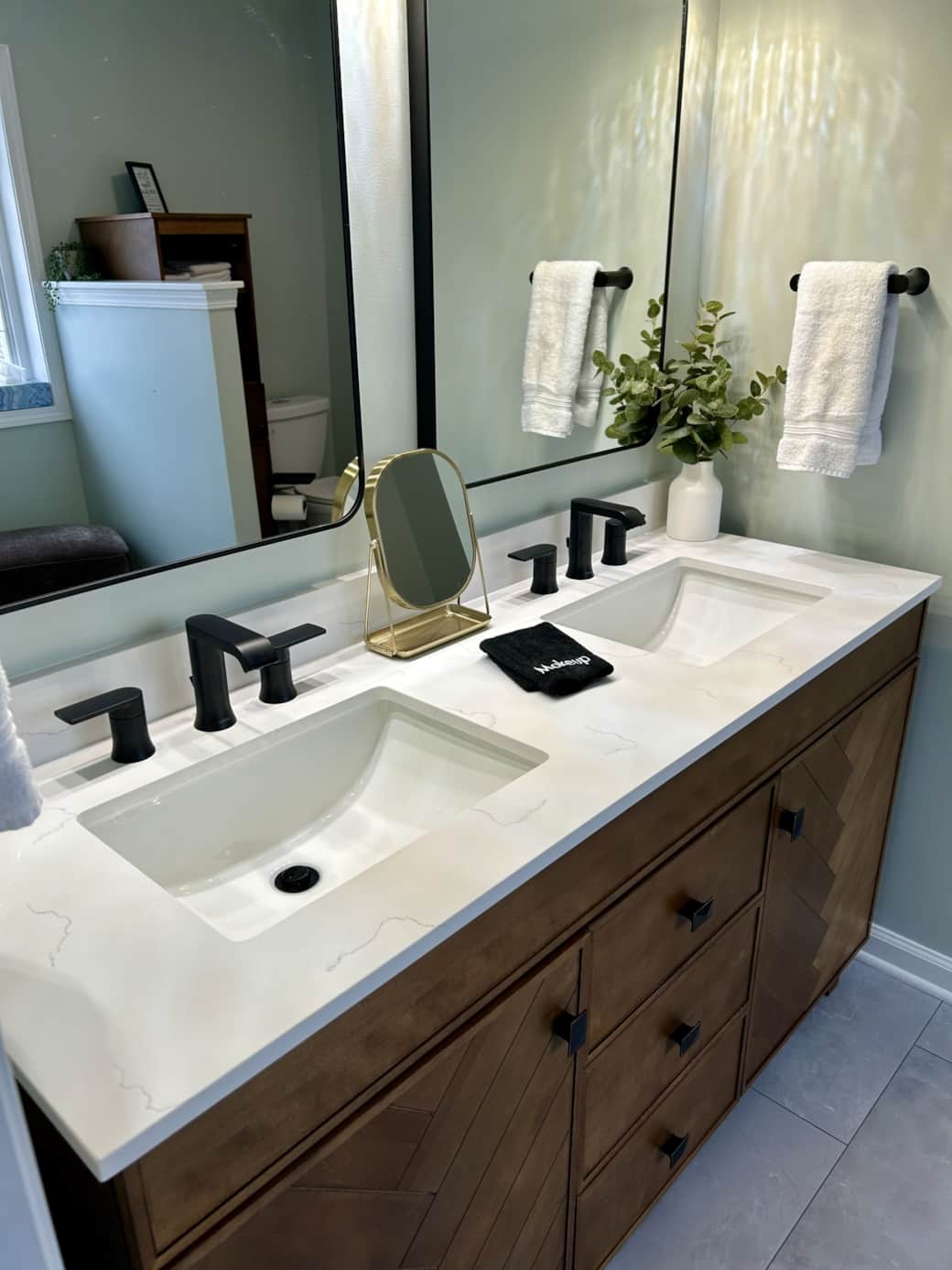 Primary Ensuite - Renovated 2025 Primary Ensuite - Renovated 2025