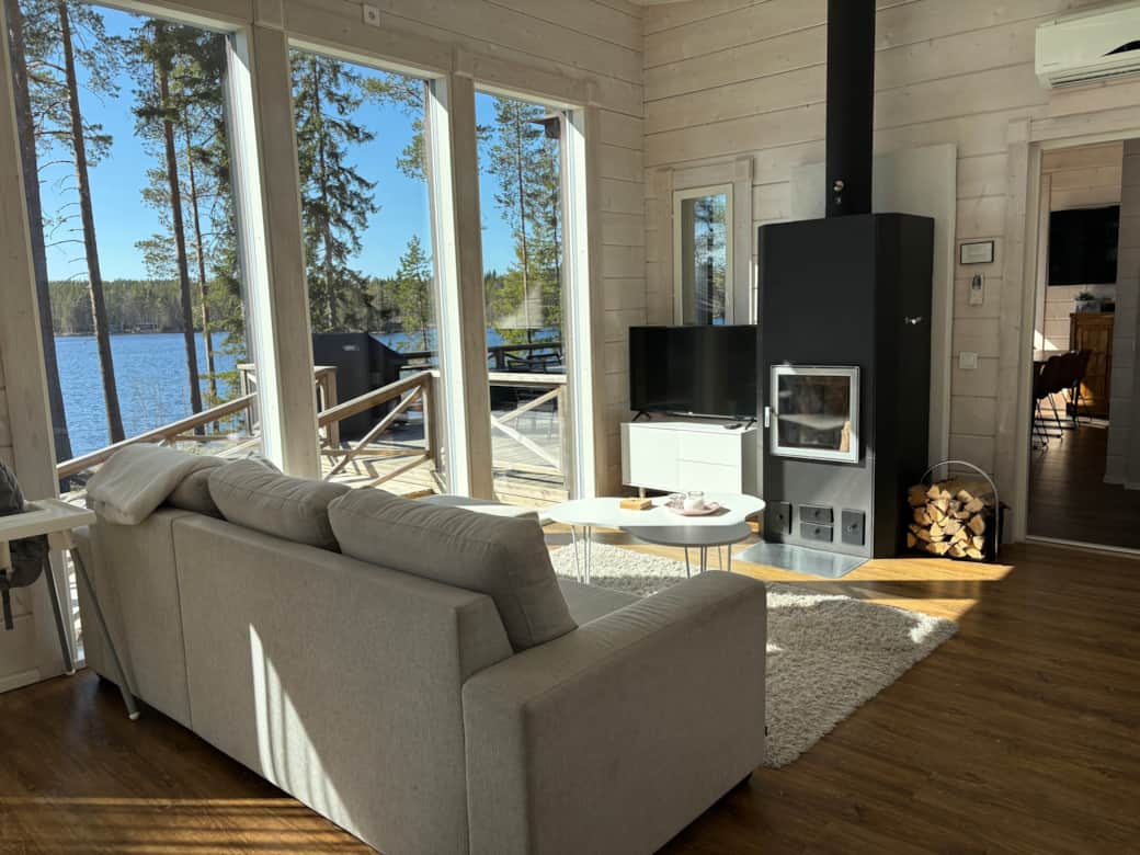 Main cabin Livingroom