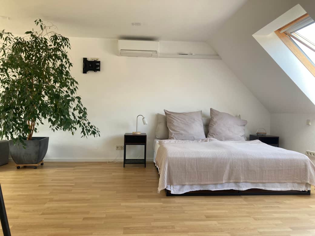 großes Doppelbett