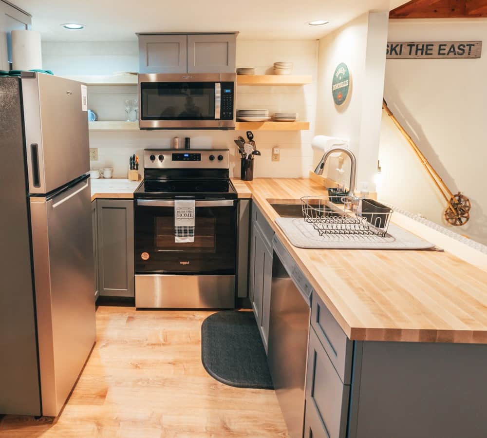 New fully equipped kitchen, new appliances, countertops, shelves, cabinets, and flooring!