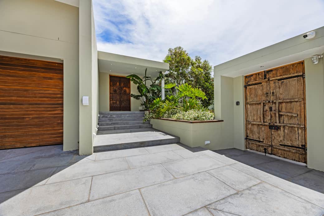 Garage / Pedestrain Gate