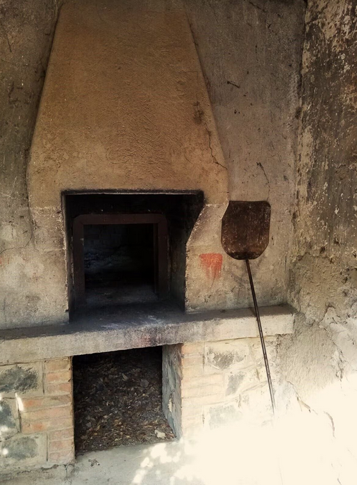 Forno a legna - Holzofen Forno a legna - Holzofen