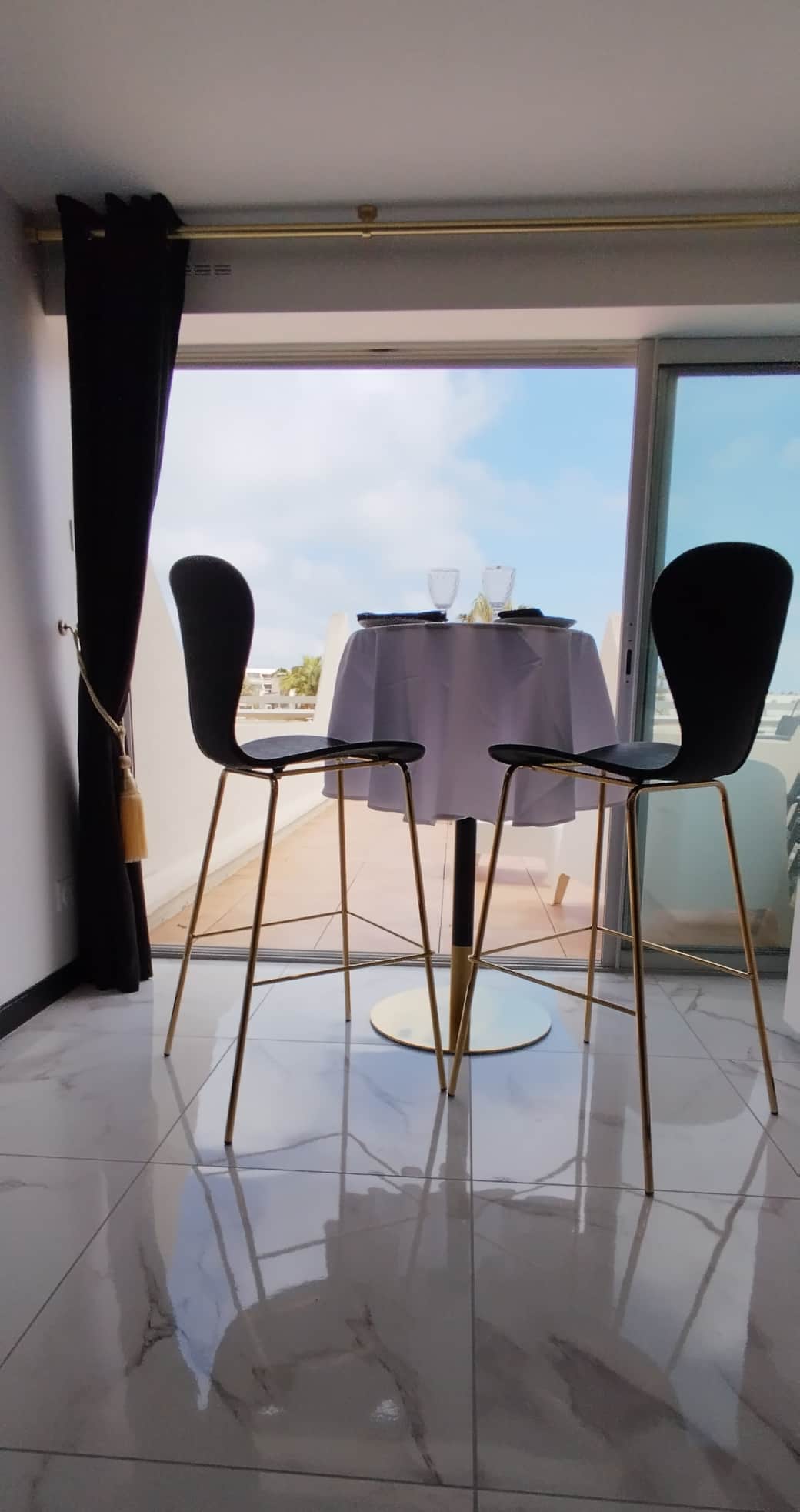 0015 diner - le boudoir heliopolis - Deluxe studio - naturist village - Cap d'Agde
