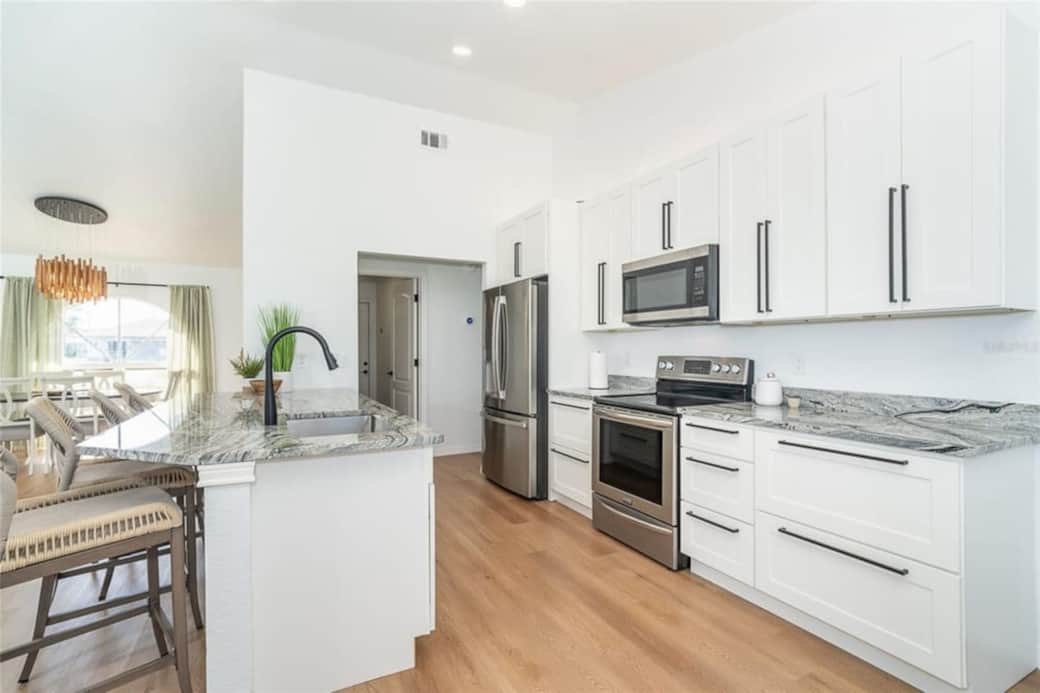 Fully Stocked Kitchen