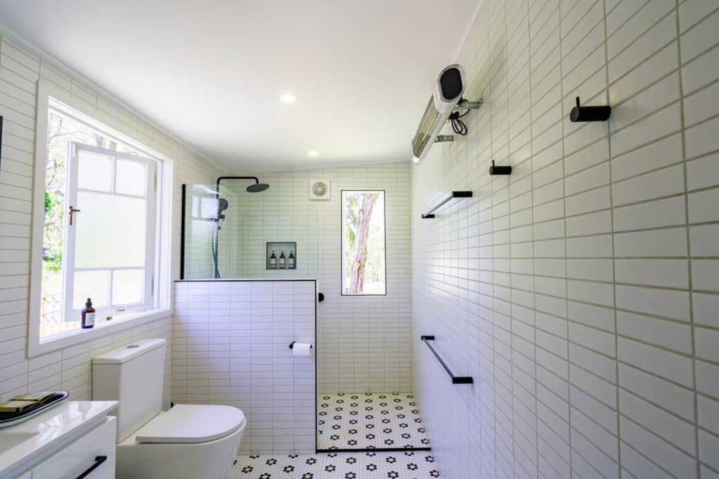 All guests are provided with a range of shampoo, conditioner, & body wash products from Washpool Supply Co. Their formulas are carefully crafted with high-quality and natural ingredients. 