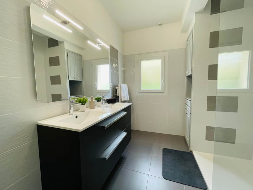 Salle de bain rez-de-chaussée Salle de bain rez-de-chaussée