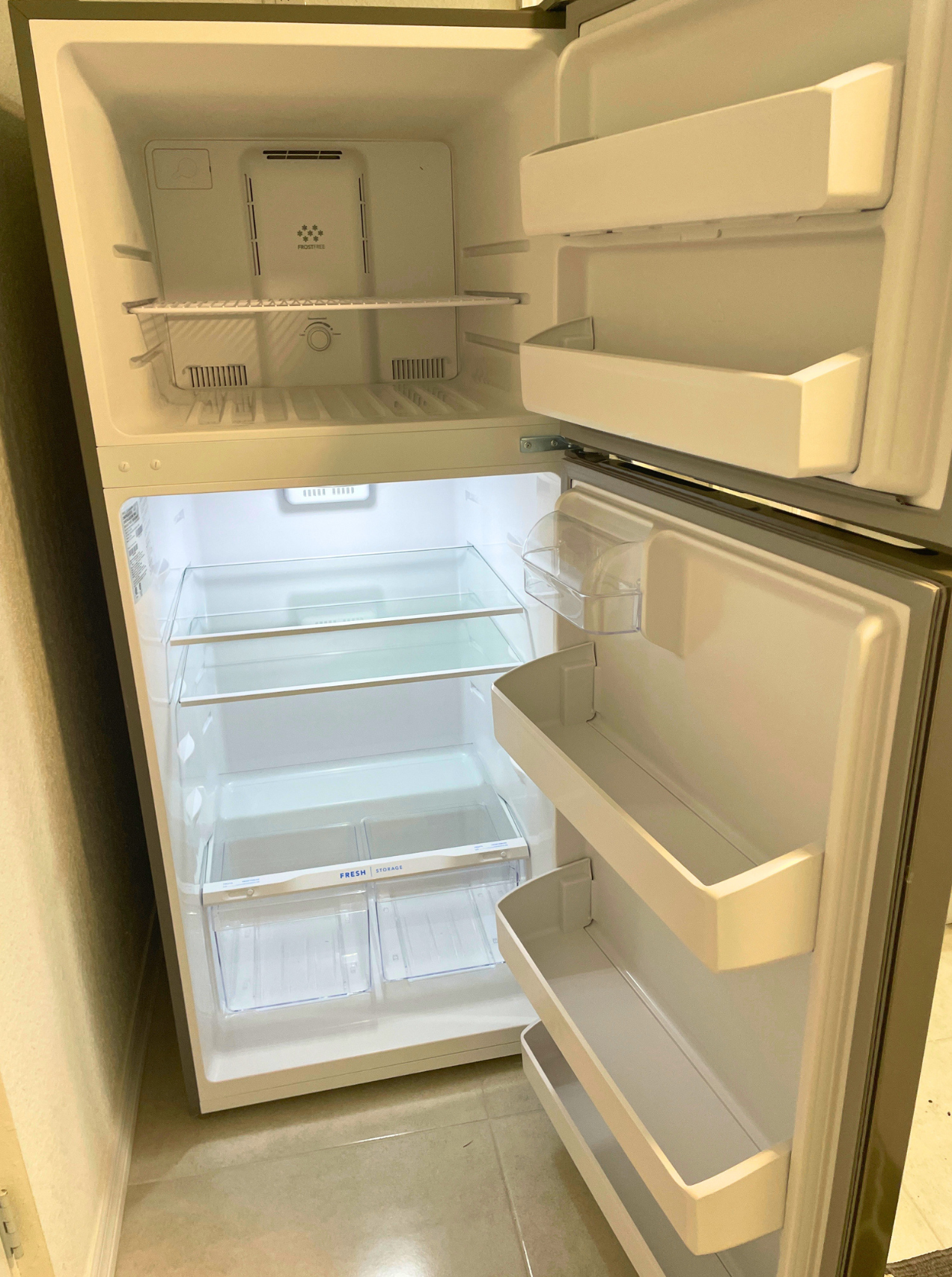 Spacious fridge to keep your food & drinks fresh for short or long stays. Lakeland, FL