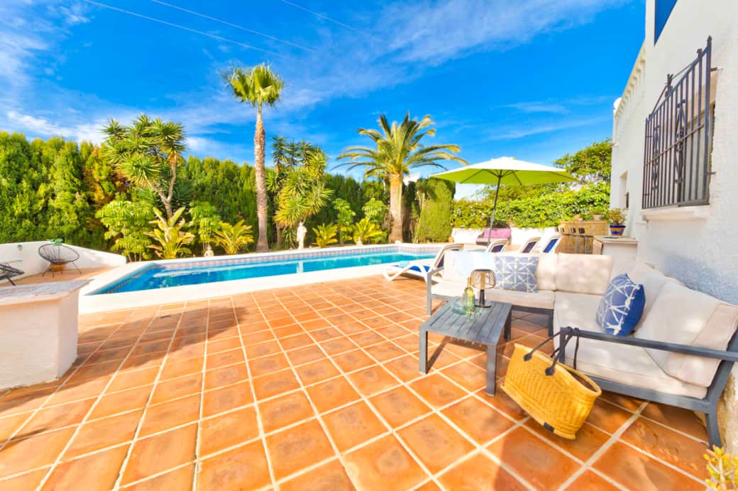 Lounge pool side Lounge pool side