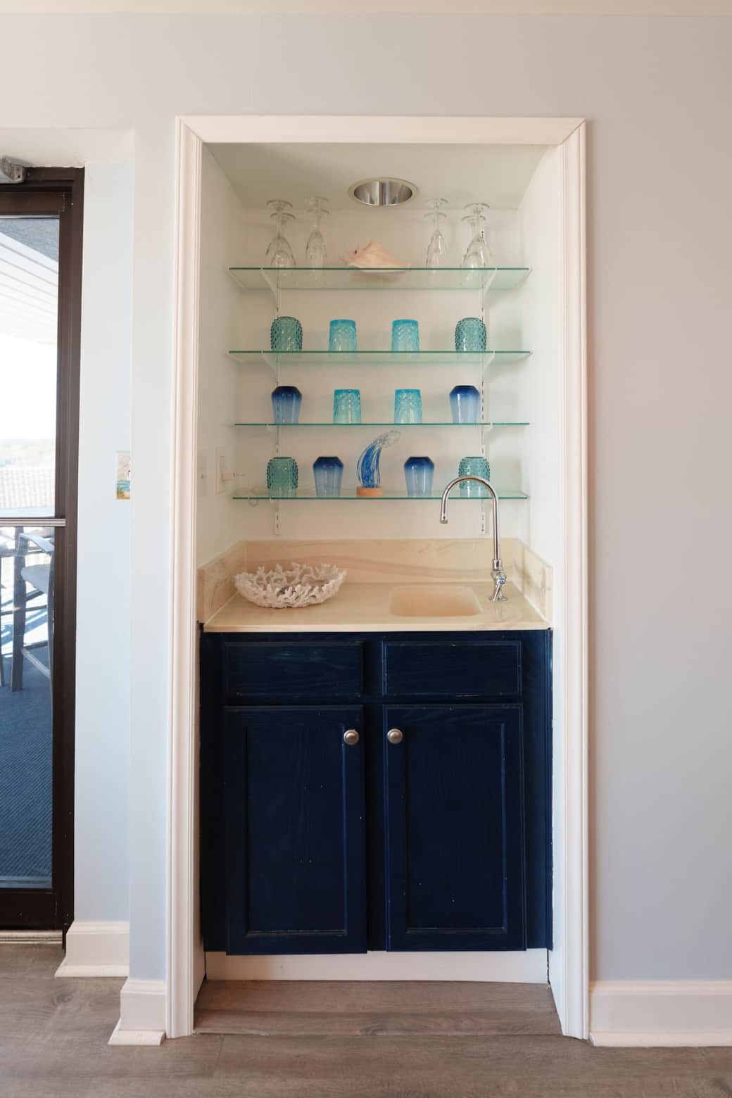 Wet bar