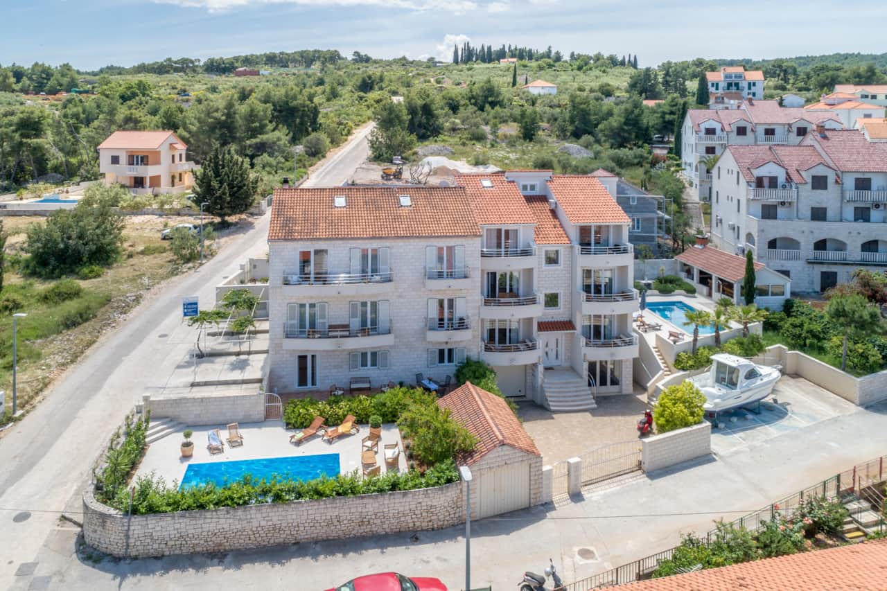 The Purple Apartment - Charme Holidays
