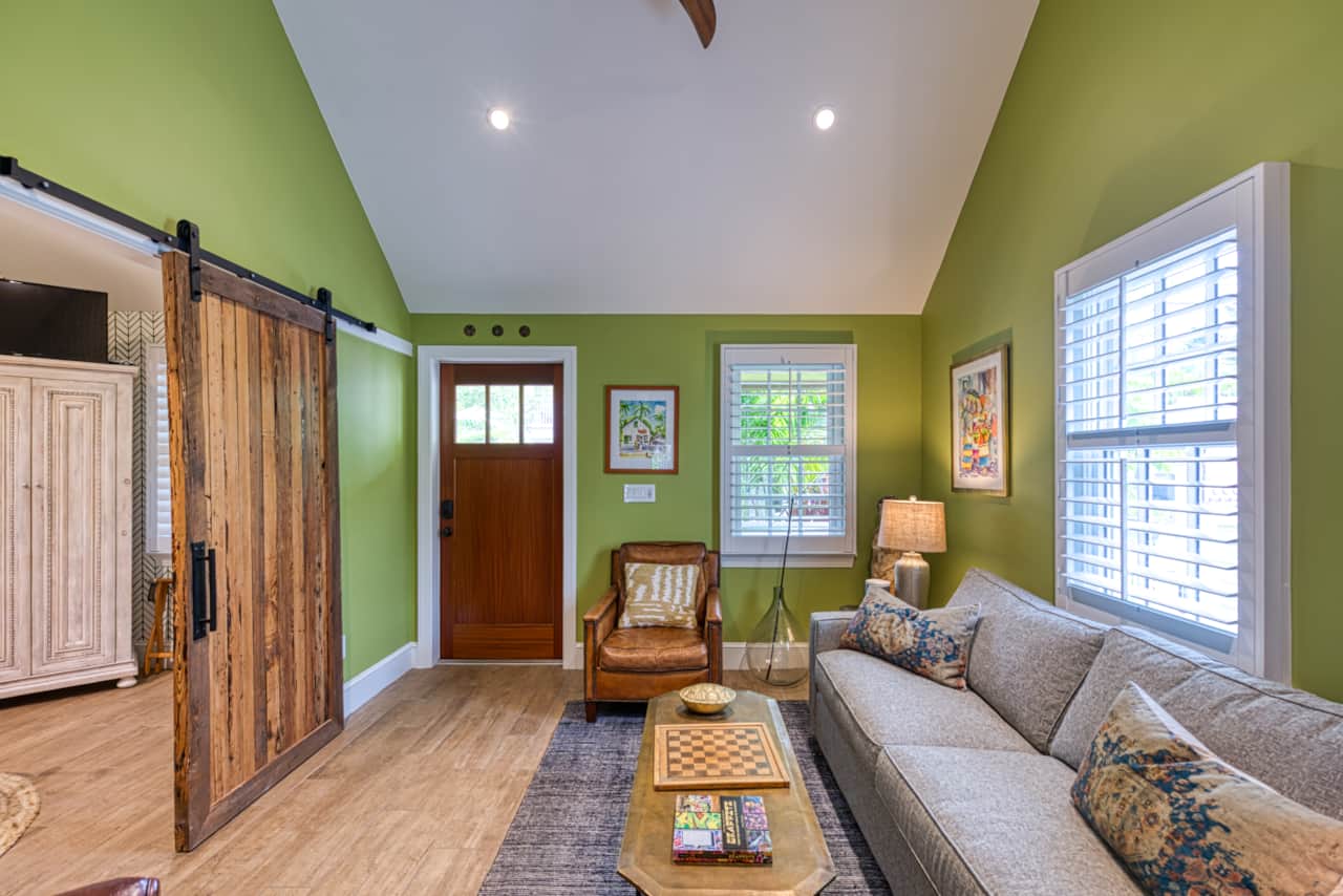 Den/ Foyer With Pull Out Sofa