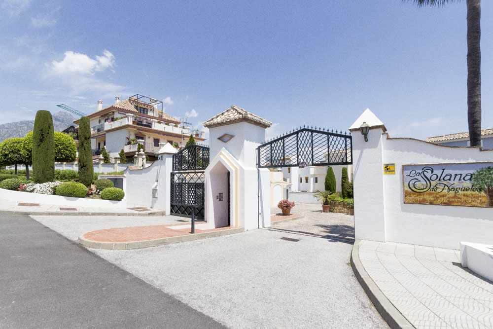 Puerta Principal urbanización 