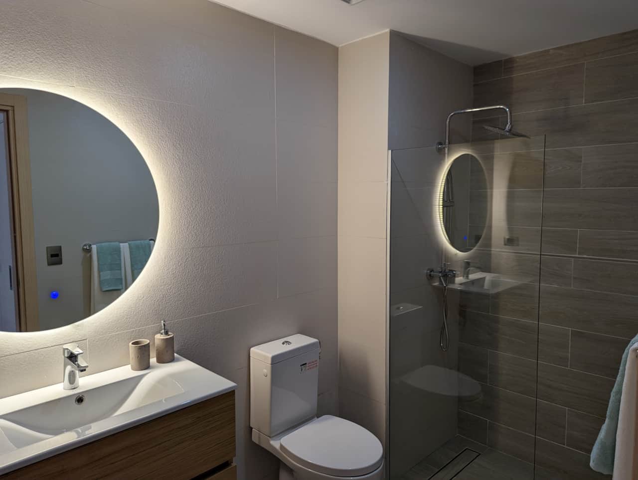 The Garden Beach Condo, (3)