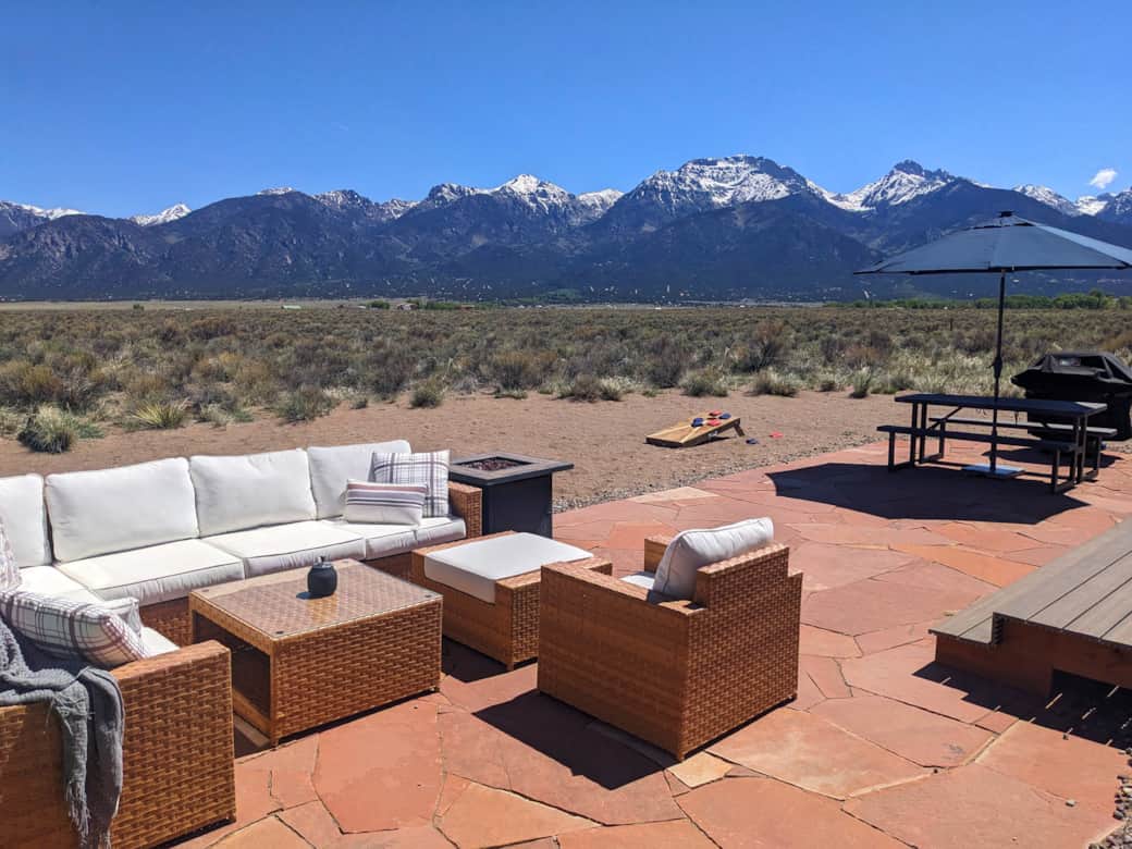 "The Beach" Backyard with Corn Hole and Mountain Views