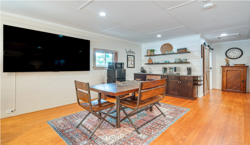 6 Dining Table