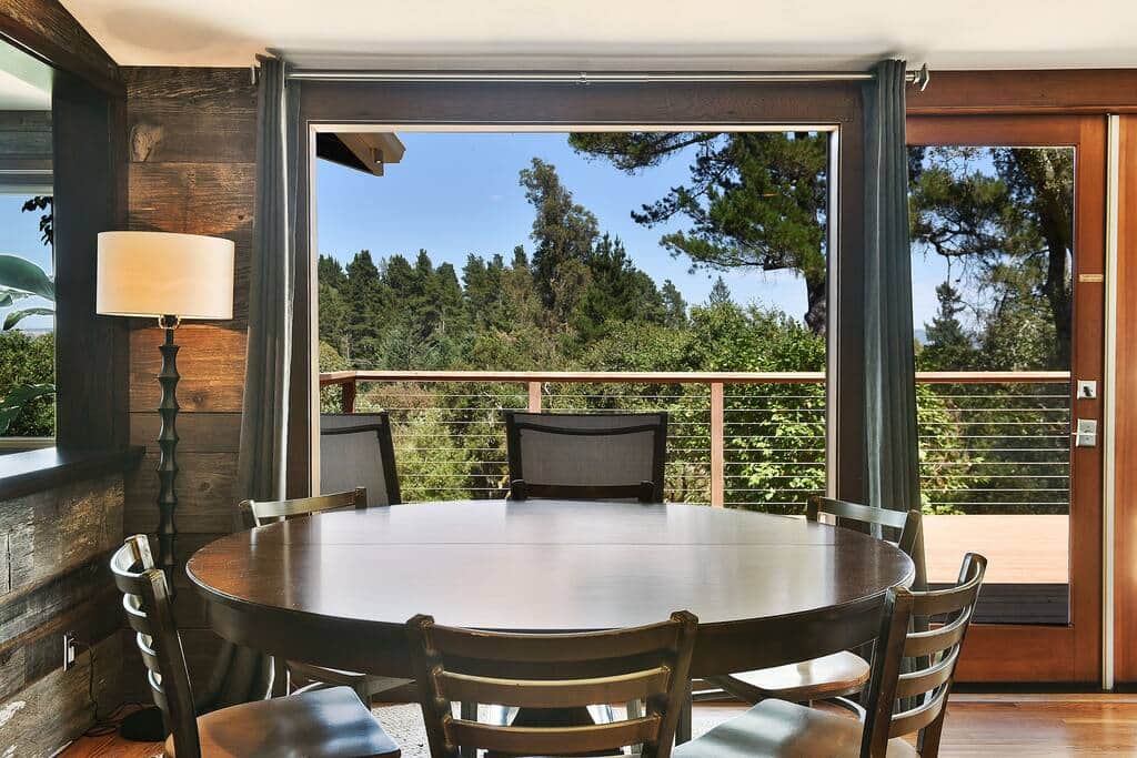 Round breakfast table seats 7