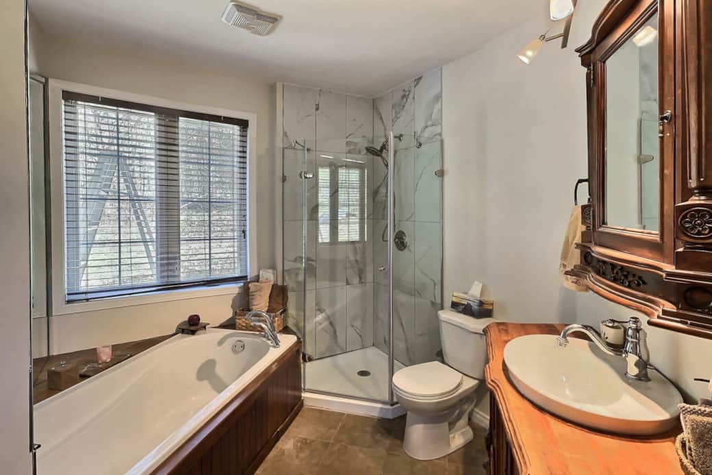 Salle de bain LaK&Co chalet à louer en Estrie