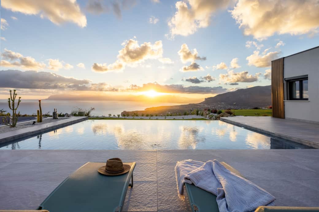 Infinity pool