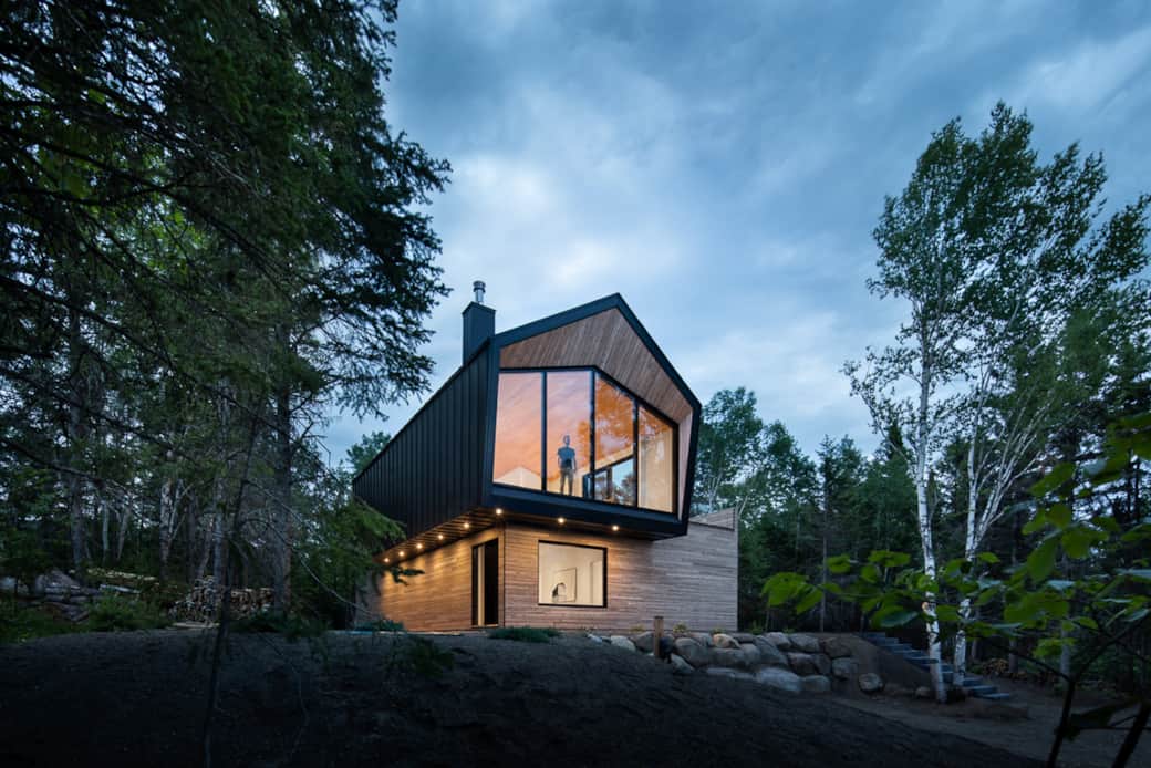 Front view of Le Littoral luxury vacation rental house - CharlevoixChalets.com Front view of Le Littoral luxury vacation rental house - CharlevoixChalets.com