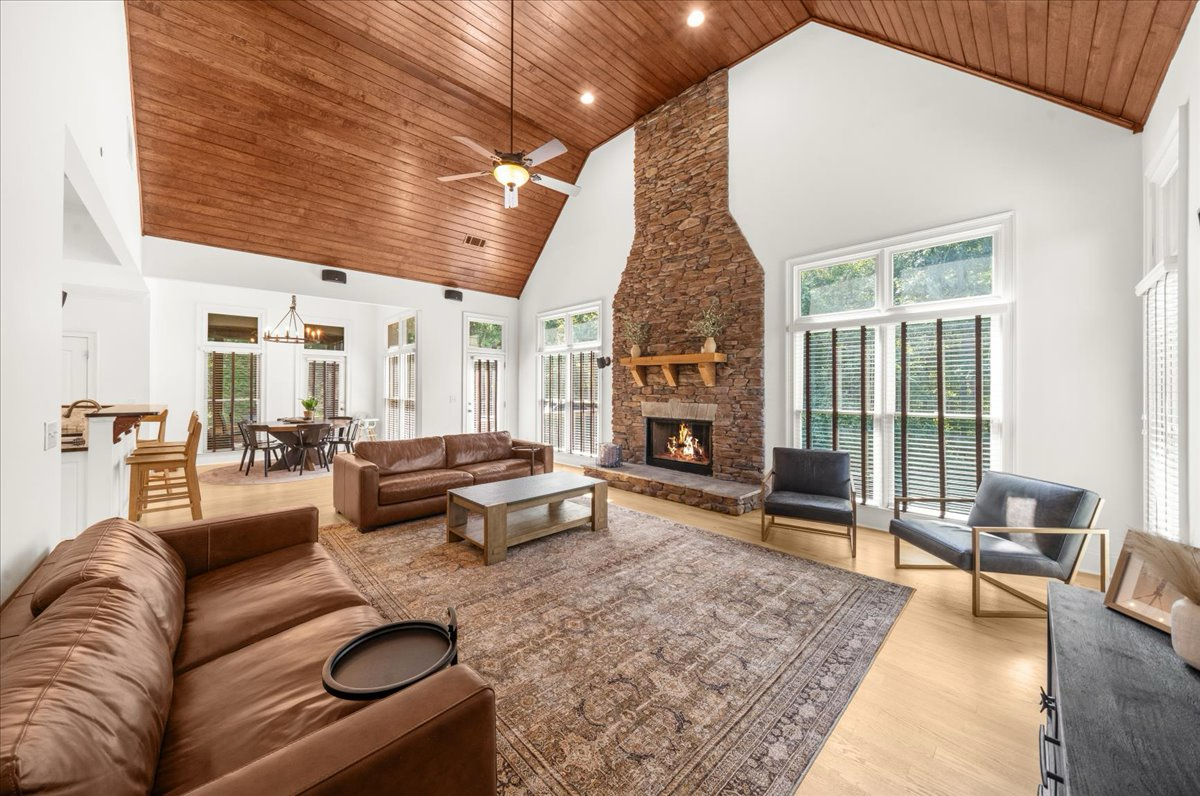 Enjoy the gas fireplace after a day on the lake.