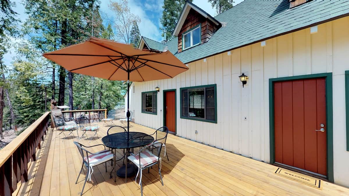 Large Deck W/Views