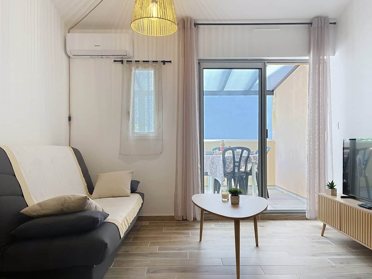 clic-clac servant de couchage pour 2 personnes