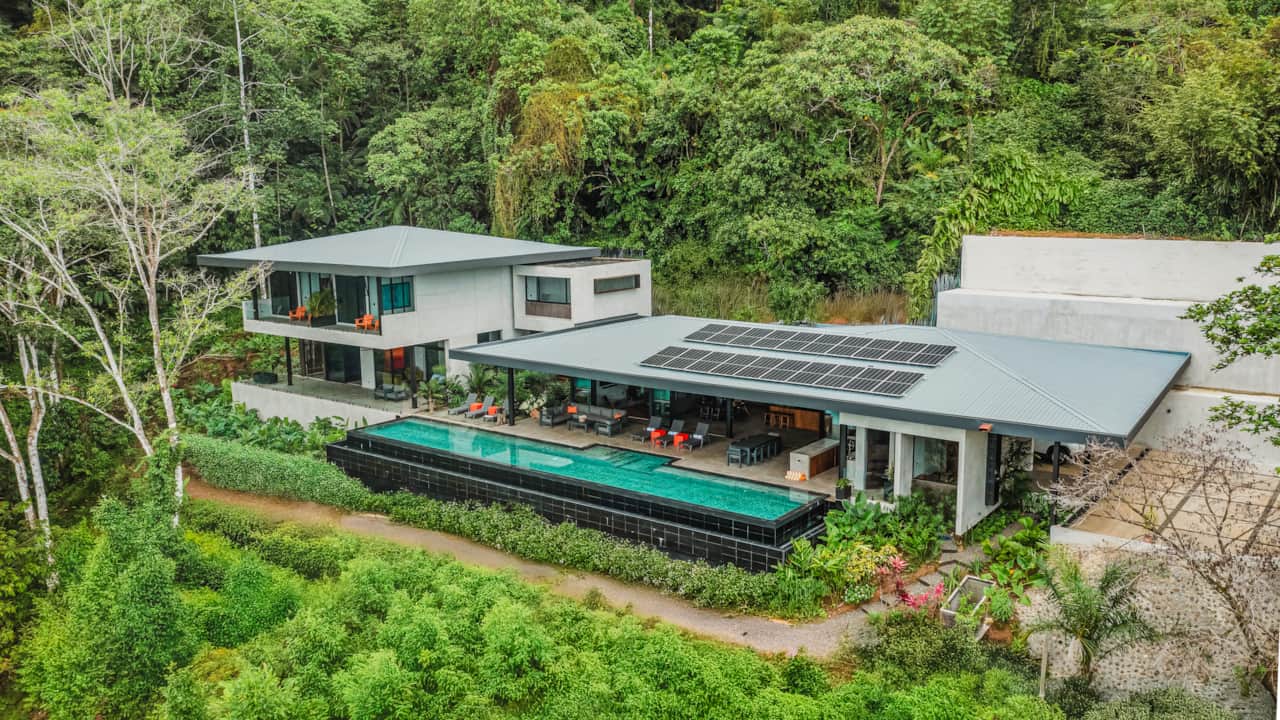 Perched above Playa Matapalo, Casa Colibrí offers privacy, luxury, and panoramic ocean views