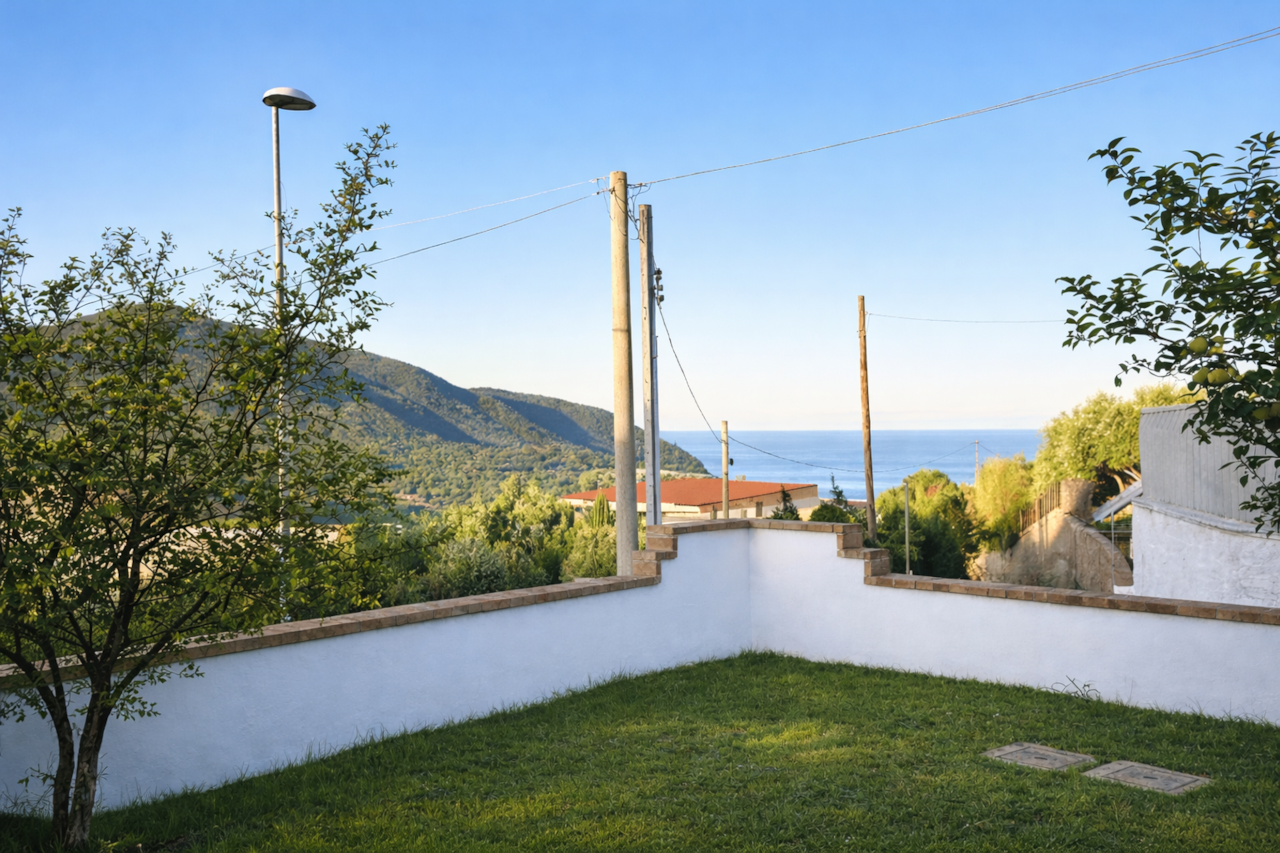 View of the sea from the terrace (Baia di Trentova)