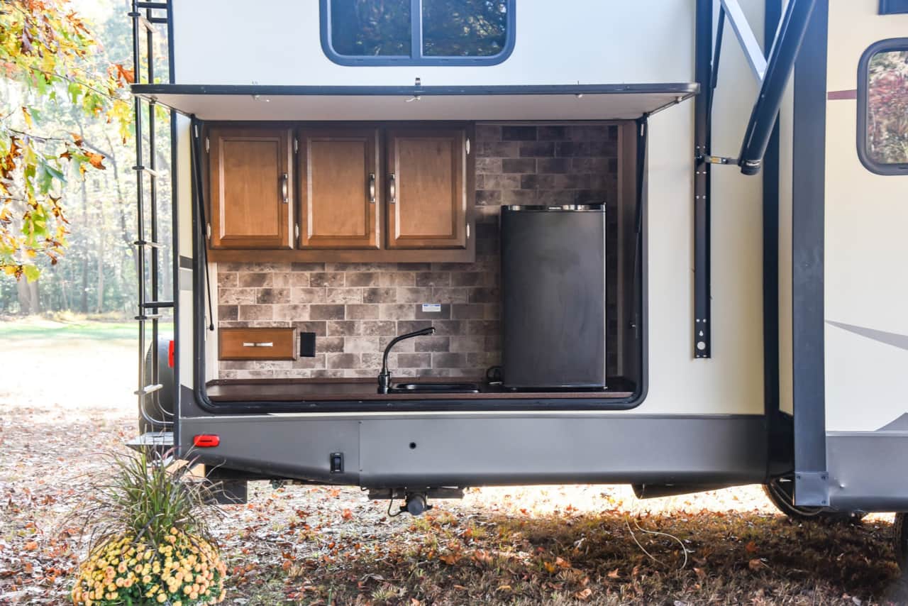 outside kitchen
