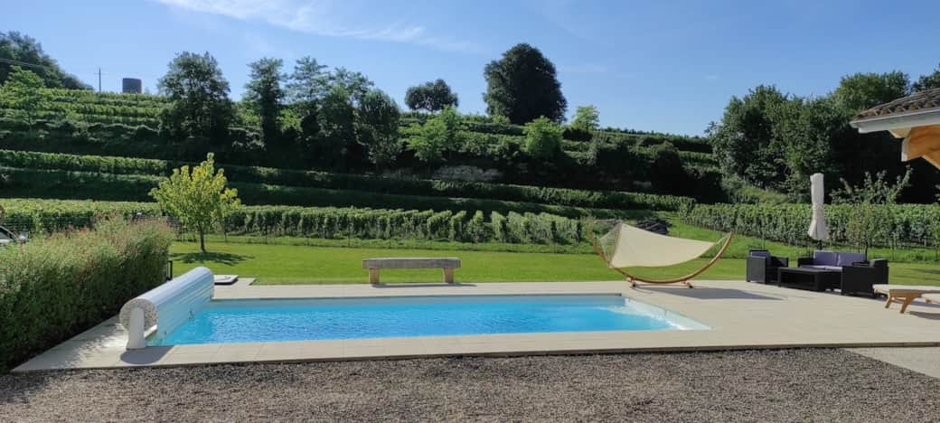 Piscine chauffée entre 28 et 30 degrés accessible uniquement par vous et les propriétaires (de début mai à fin septembre)