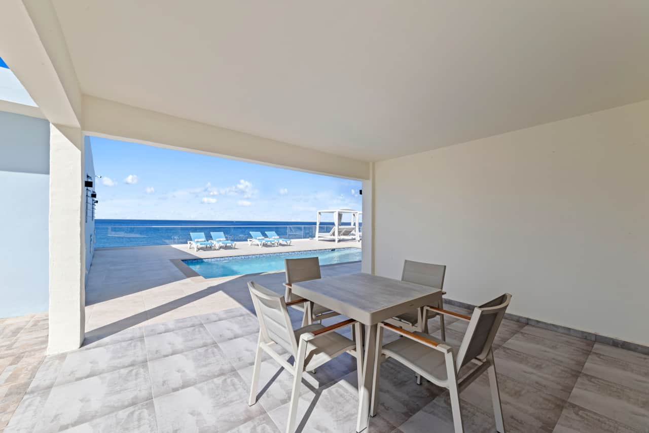 Lagunbay Breeze Terrace
