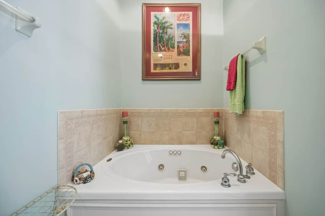 2190 S Fletcher Ave - En Suite Primary Bathroom 3