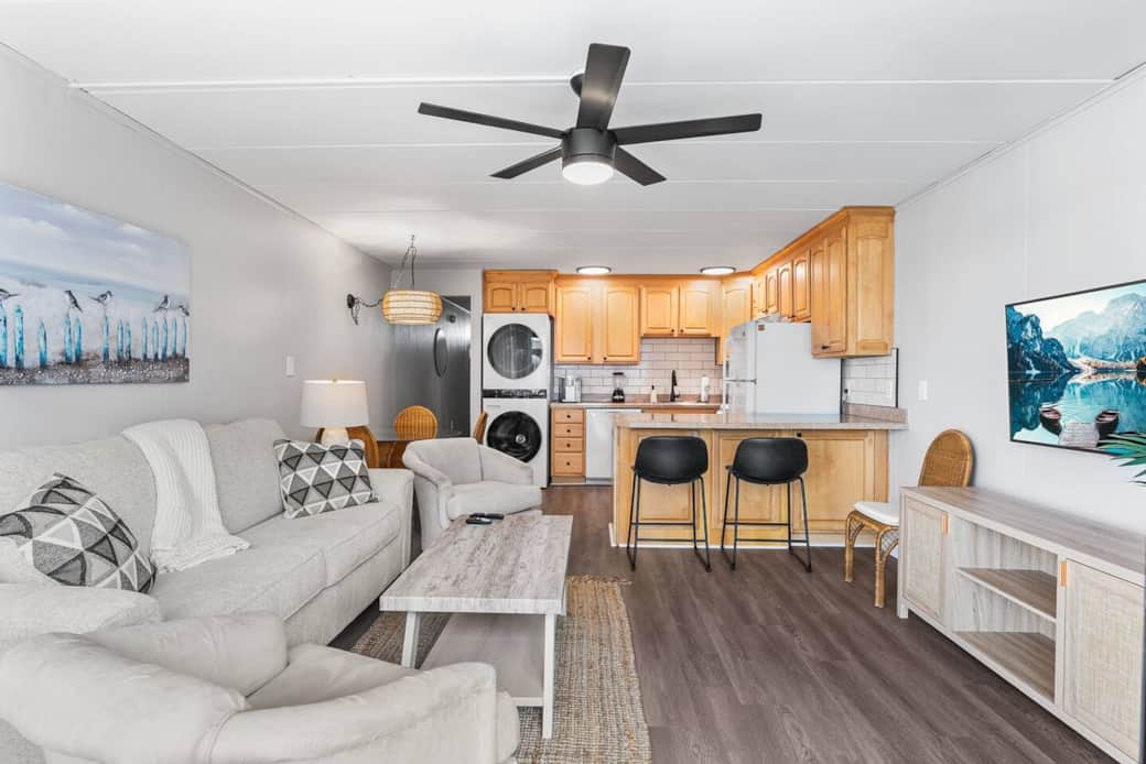 Coastal charm meets convenience—cook, relax, and recharge together. Coastal charm meets convenience—cook, relax, and recharge together.