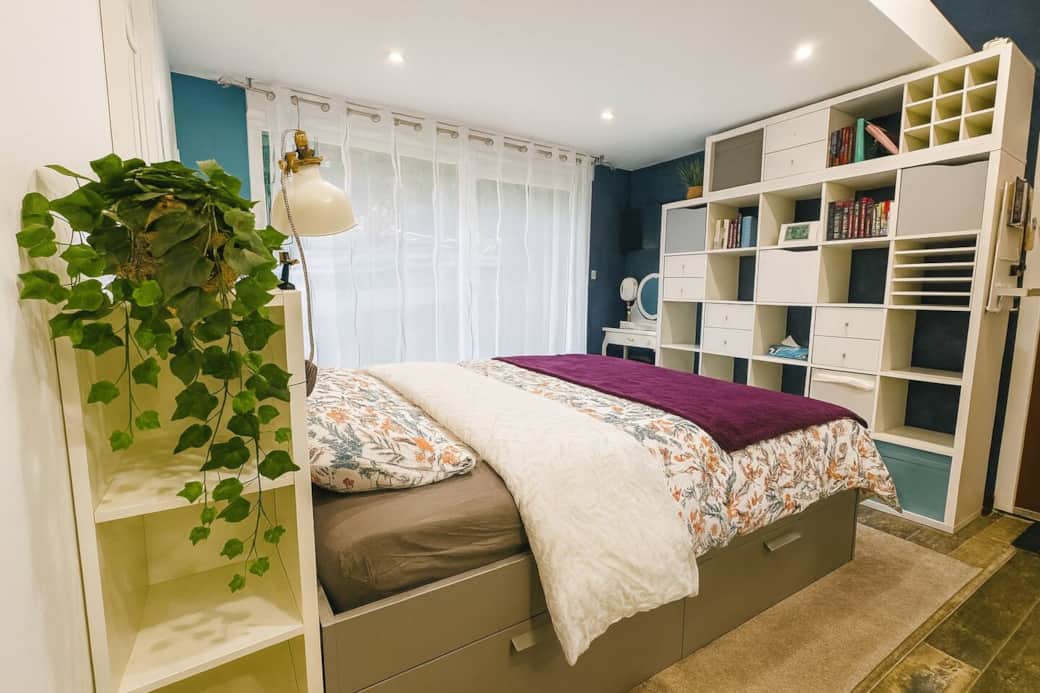 Chambre avec bibliothèque et lit King Size Chambre avec bibliothèque et lit King Size