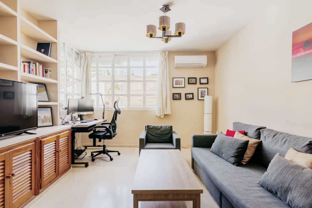 Living Room / Salón Living Room / Salón