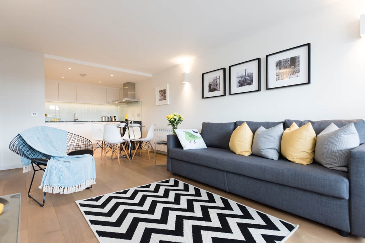 A bright, versatile space with room to relax and dine