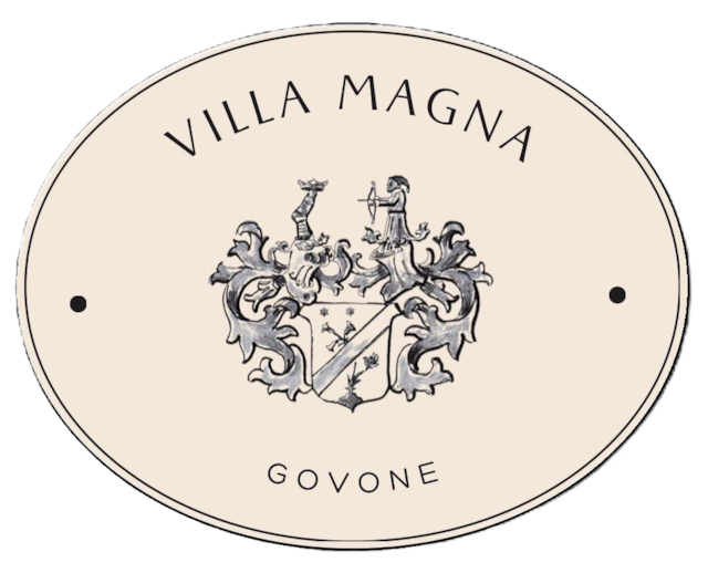 Imposant: Villa Magna mit Pool und Park