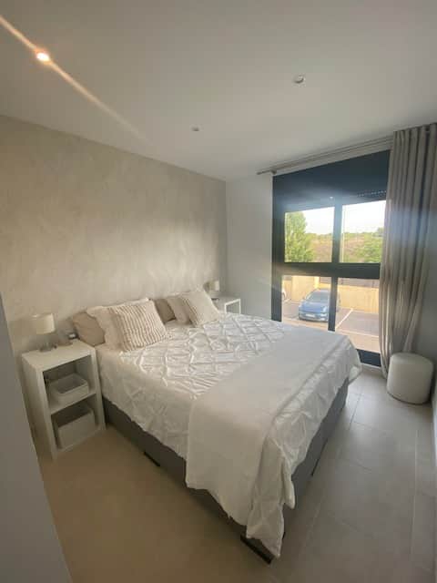 Double bed bedroom